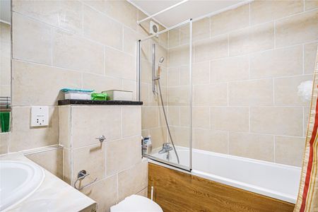 Stylish Two-Bedroom Apartment Opposite Battersea Park - Photo 5