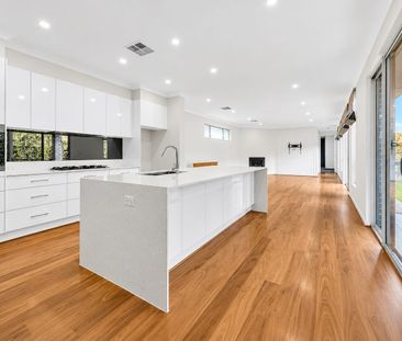Contemporary 4-Bedroom Family Home in Greenacres - Photo 6