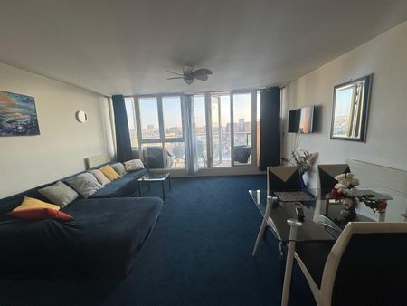 2 Bed Flat, Eastern Quay Apartments, E16 - Photo 5