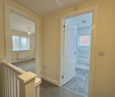 2 bedroom semi-detached house to rent - Photo 2