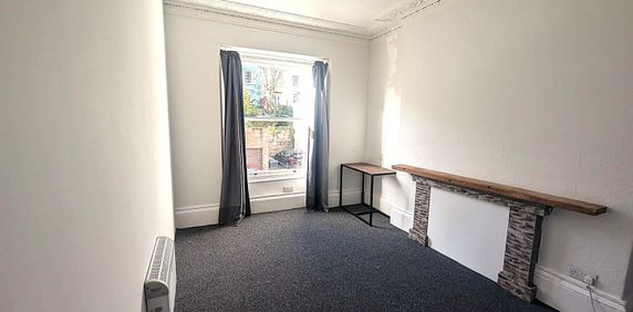 Bedsit, Sydenham Road, BS6 - Photo 2