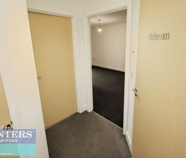 2 bedroom Flat To Let - Photo 1