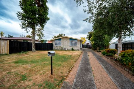 Charming Family Home in Pukete - Photo 3