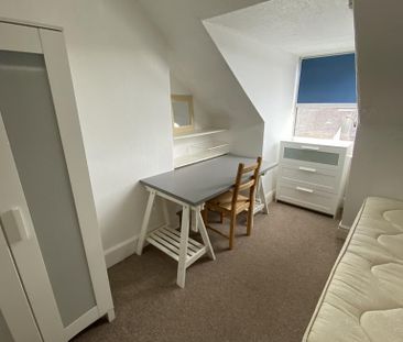 6 bedroom terraced house to rent - Photo 4
