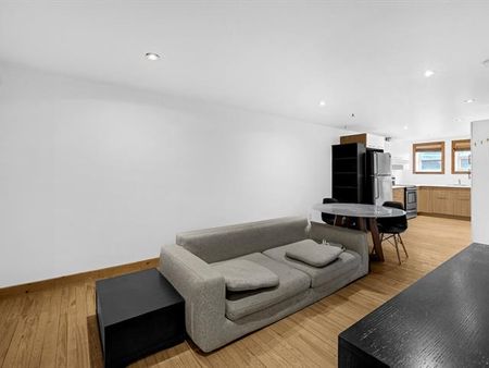 Unit 2: Entire unit - Photo 2