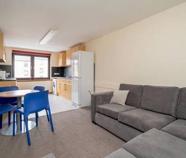 5 bedroom flat share to rent - Photo 3