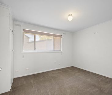 Low-Maintenance Living Close to Ballarat CBD - Photo 4