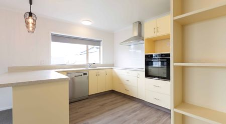 Superior Home in Roslyn - Photo 2