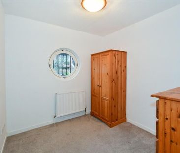 2 Bed End Terrace, Elephant Lane, SE16 - Photo 4
