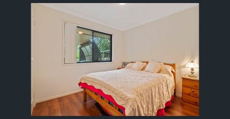 Spacious Family Home on Expansive 1,700m² Block - Photo 3