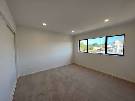 Elegant Four Bedroom | Mt Wellington - Photo 5