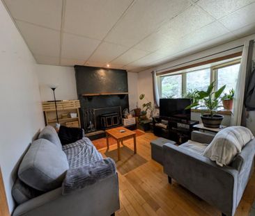 5 1/2 foyer (wifi inclus) terrain bordé d'un étang - Photo 3