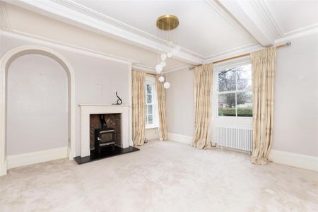 5 bedroom detached house to rent - Photo 2