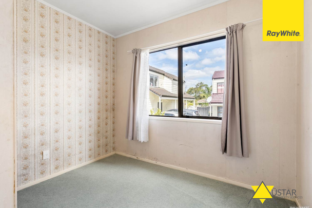 3 bedroom property in Ranui - Photo 1