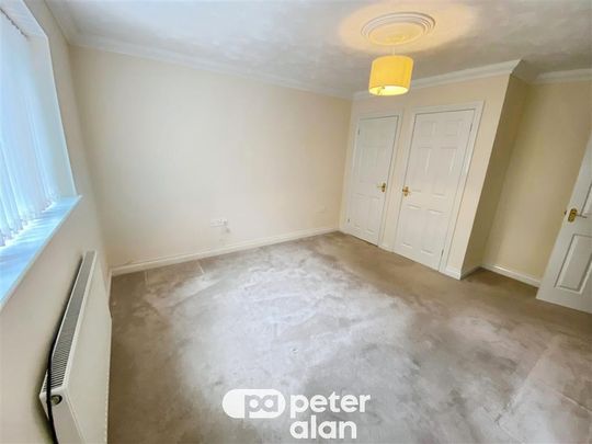 4 bedroom property to rent - Photo 1