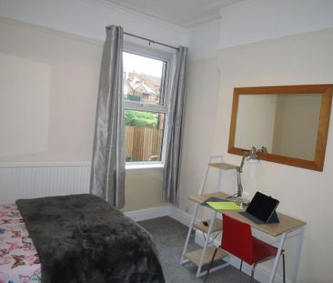 6 bedroom house to rent - Photo 3