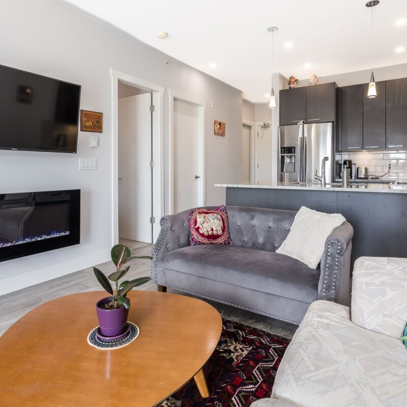 Stylish Condo - Photo 1