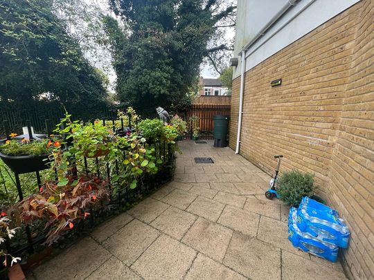 Station Road, West Drayton - Photo 1