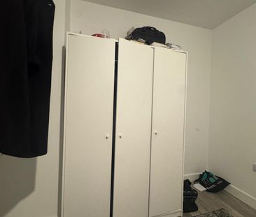 Double room to let with family close to seven king station £500 - Photo 2