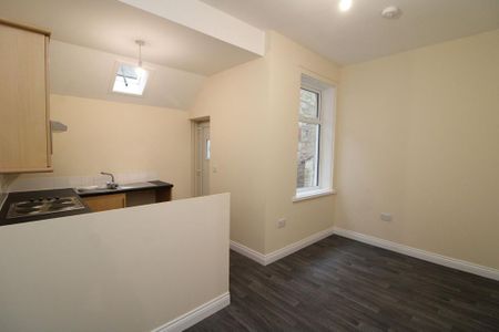 3 bedroom terraced house to rent - Photo 5
