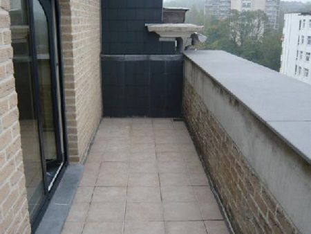 UCCLE : PENTHOUSE 2 CHAMBRES + TERRASSE - Uccle - Photo 2