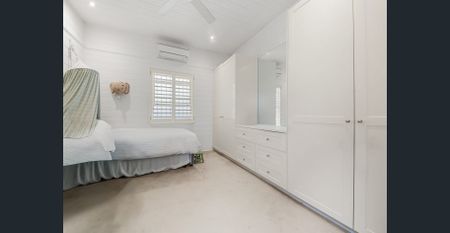 Gorgeous Double-Fronted Cottage With A Lush Garden Oasis - Photo 4