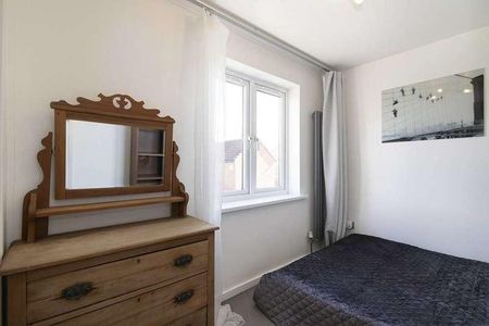 Linton Gardens, Beckton, E6 - Photo 3