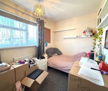 Stroudwood Road, Havant, PO9 - Photo 2