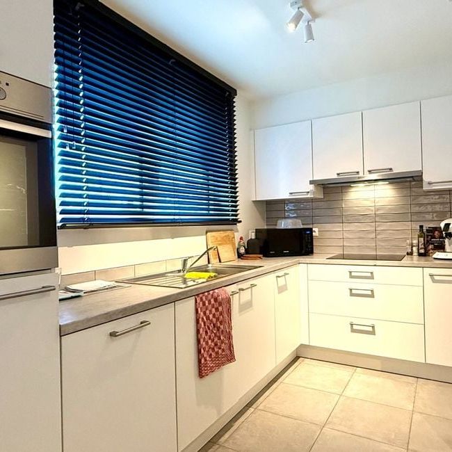 Appartement te huur in Deinze voor € 895 met 2 slaapkamers - Photo 1