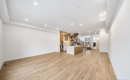 For Lease - 16 Direzze Court, Richmond Hill, Ontario - Photo 3
