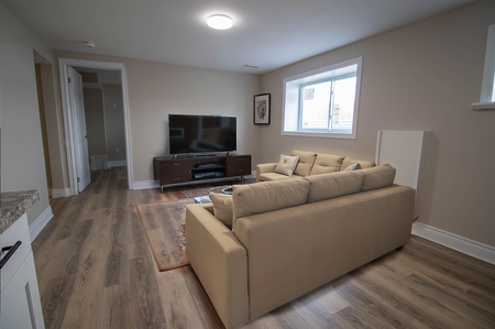 BRAND NEW STUNNING APARTMENT AVAILABLE IN WELLAND - Photo 3