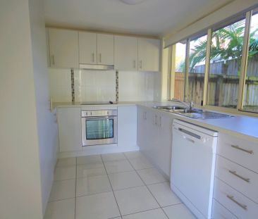 Modern Townhouse Located in the Heart of Nambour - Photo 3