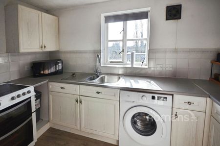 2 bedroom apartment to rent - Photo 5