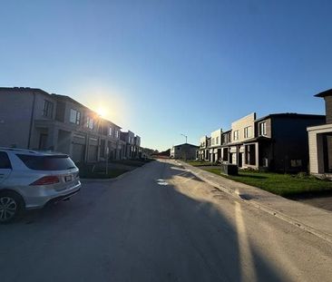 For Lease - 24 Oak Forest Common Crescent, Cambridge, Ontario - Photo 1