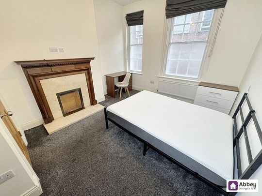 1 bedroom in a house share to rent - Photo 1