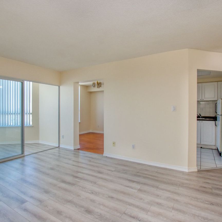 For Lease - 135 Hillcrest Avenue Unit# 2212, Mississauga, Ontario - Photo 1