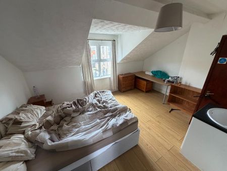 56 Fitzroy Avenue, Belfast, BT7 1HX - Photo 5