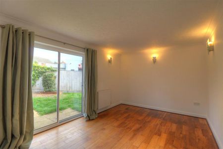 3 bedroom detached house to rent - Photo 2