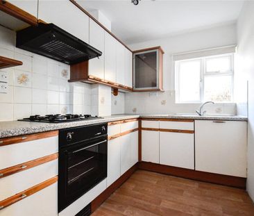 Well presented 3 bedroom semi-detached house to rent just to the no... - Photo 6