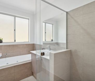 Family Comfort Meets Modern Living - Photo 6