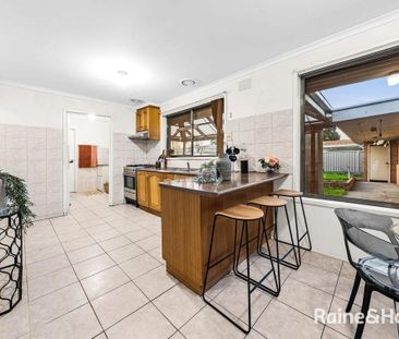 Charming 4 Bedroom Family Home in St Albans - Photo 2