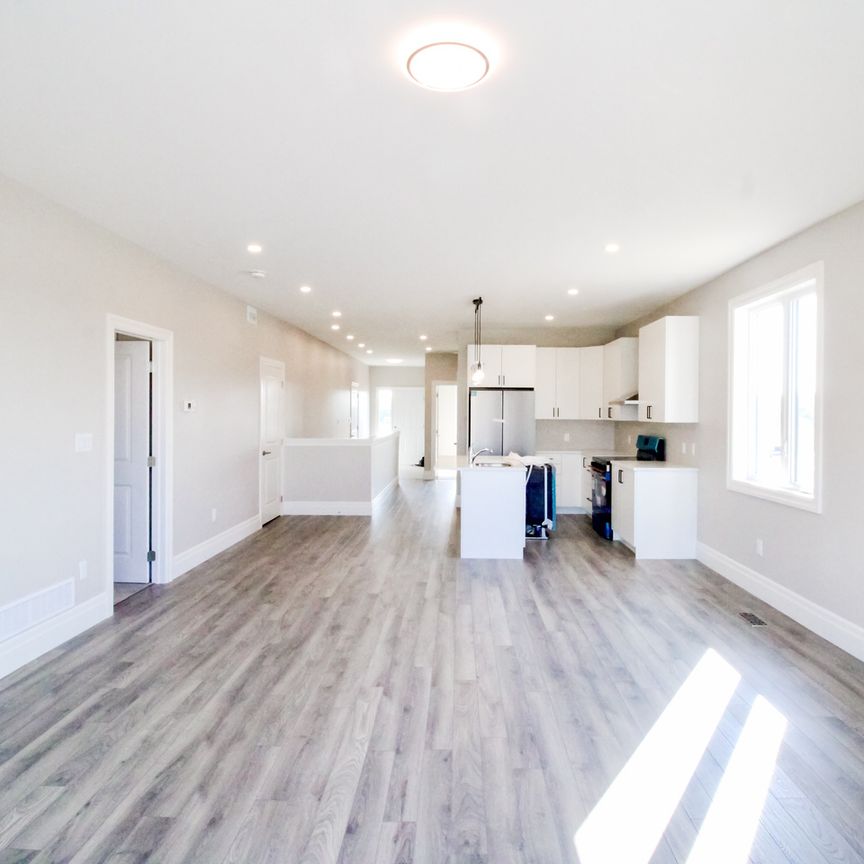 7 Beasley Cres, Prince Edward, ON K0K 2T0 - Photo 1