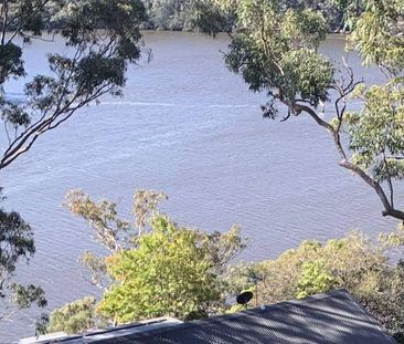Water frontage 3 level Family home All rooms with water view - Photo 3