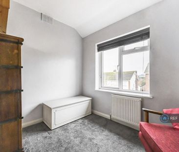 4 bedroom semi-detached house to rent - Photo 6