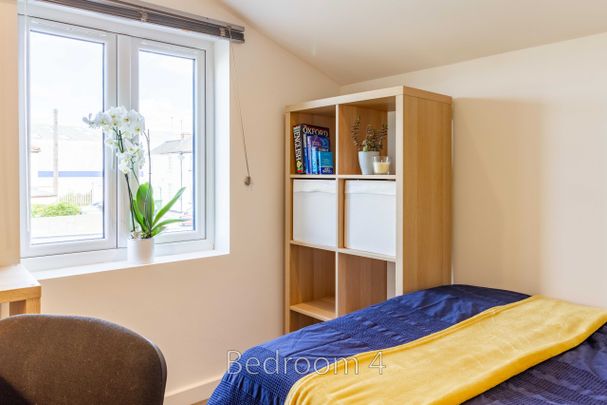 Room 3 - Photo 1