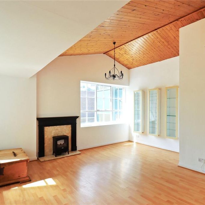 3 bedroom flat to rent - Photo 1