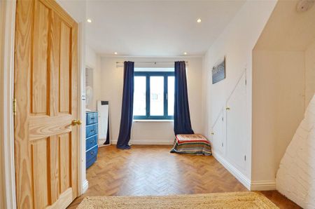 4 bedroom terraced house to rent - Photo 3