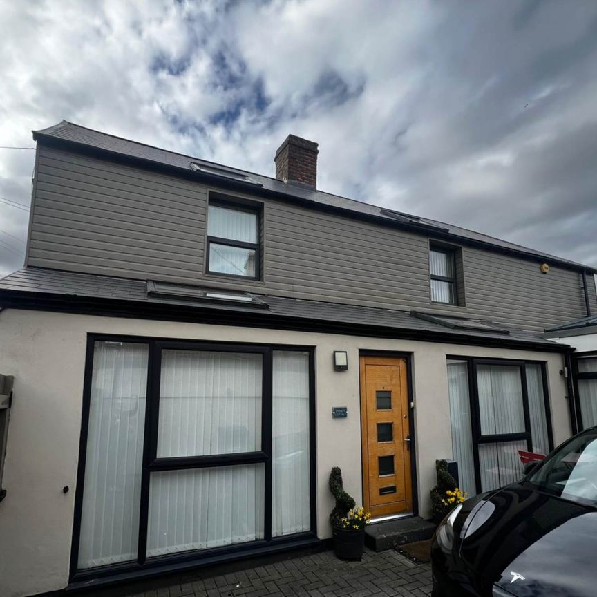 Price £2,250 pcm - Available Now - Unfurnished - Photo 1