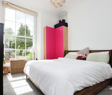 A magnificent two bedroom maisonette in a sought-after area. Offere... - Photo 6