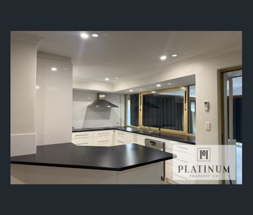 Spacious 4-Bed Room Family Home & Large workshop - Photo 6